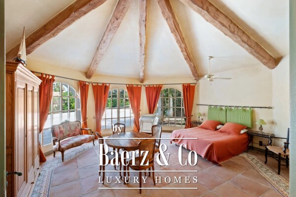 photo 21 Beautiful Provencal villa in the heart of an estate in Biot