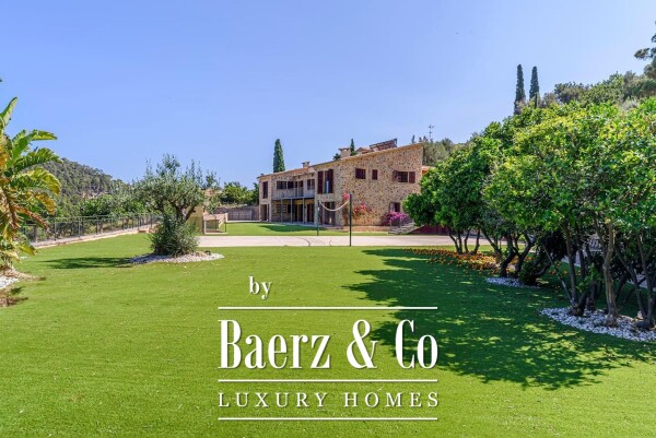 photo 21 Impressive Mansion with guest house, pool and sea views in Estellencs