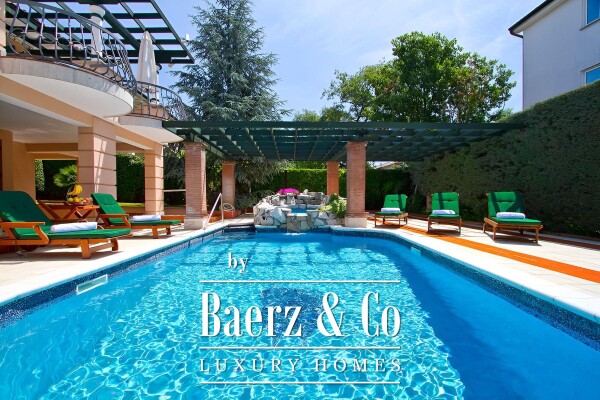 photo 6 Poreč, exclusive villa with 430 m2, attractive location