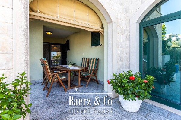 photo 29 Omiš, apartment house near the beach