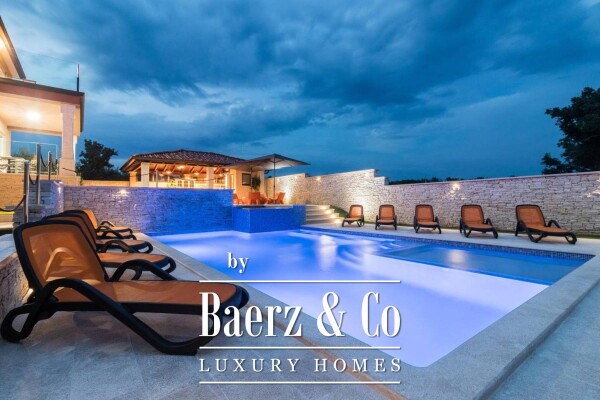 photo 4 Valtura, a luxury villa with a heated pool and a large garden, a rarity on the market