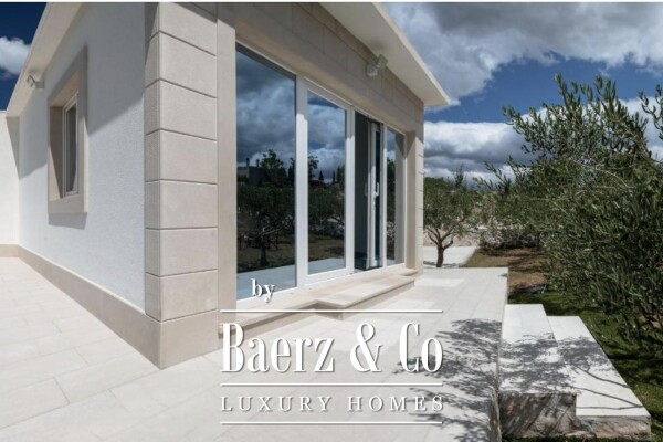 photo 8 Brač, Donji Humac, three charming buildings with a swimming pool on a plot of 1780m2 ​