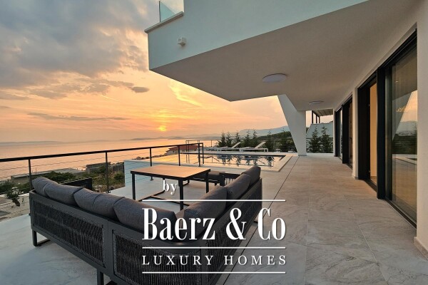 photo 5 Podstrana, a beautiful villa with a panoramic view of the sea