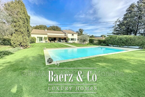 photo 2 Within walking distance of the village – Stunning Villa with