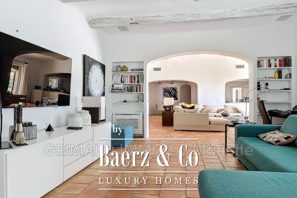 photo 13 Charming Property with Panoramic View of Grimaud Castle – La