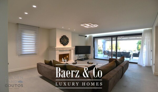 photo 8 Villa Aerial