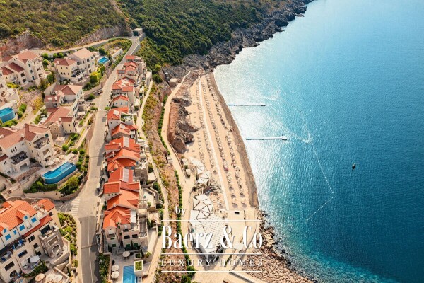 photo 4 Luxury Three Bedroom Apartment with Seaview in Marina Resort