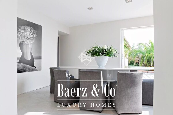 photo 4 Completely renovated Waterfront Property