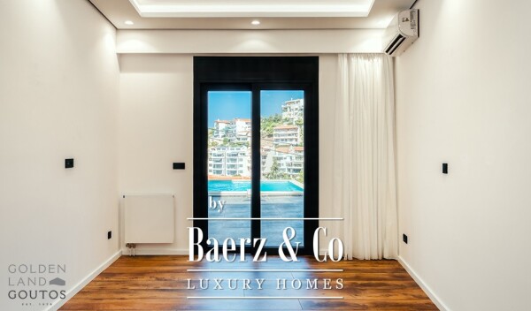 photo 10 Modern House in Voula