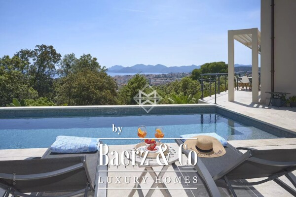 photo 3 Beautiful villa a few minutes from the town centre