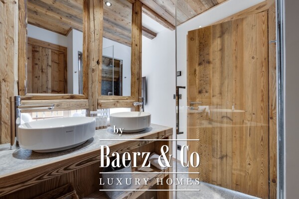 photo 4 4-BEDROOM APARTMENT - EAST EXPOSURE