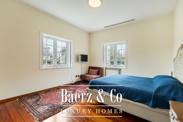 photo 15 Timeless Elegance in the Heart of Hollywood