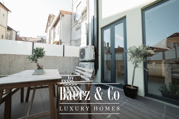 photo 16 1930s building downtown Porto