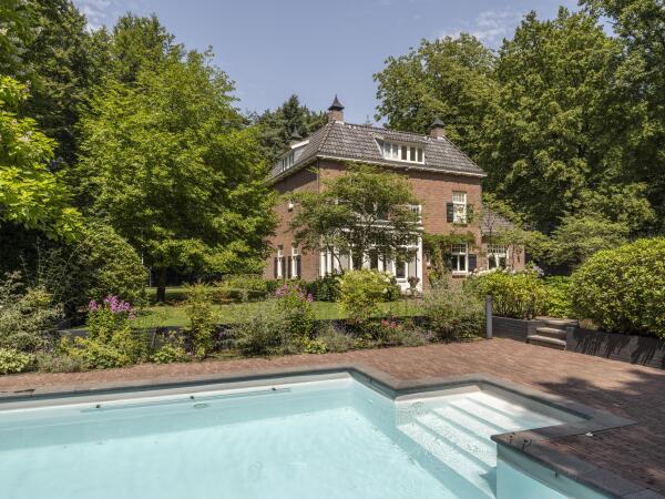 photo 47 Burgemeester de Manlaan 98