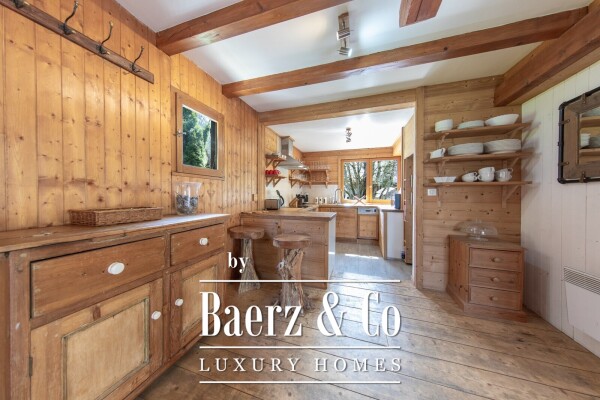 photo 12 AUTHENTIC 4-BEDROOM CHALET - CLOSE TO SKI LIFTS