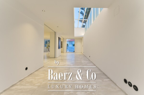 photo 11 Fully Renovated 4-Bedroom Villa by the Beach | Bafureira | Quiet Residential Area