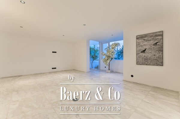 photo 12 Fully Renovated 4-Bedroom Villa by the Beach | Bafureira | Quiet Residential Area