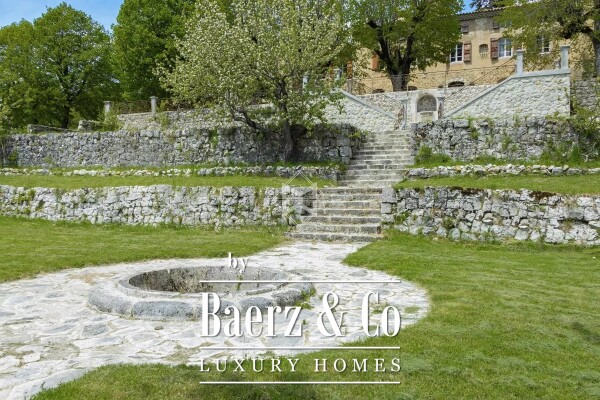 photo 2 SOLE AGENT - Magnificent castle