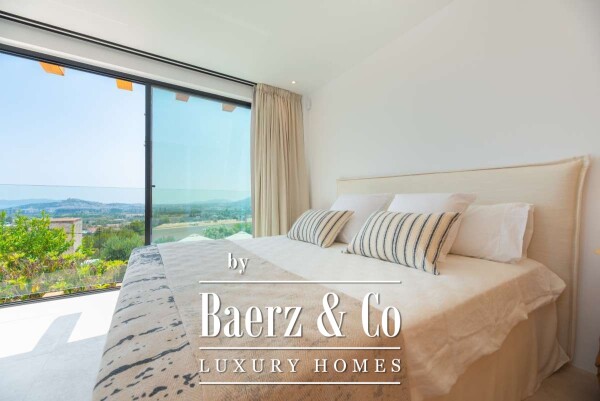 photo 16 Beautiful luxury home in Cap Martinet, Cap Martinet