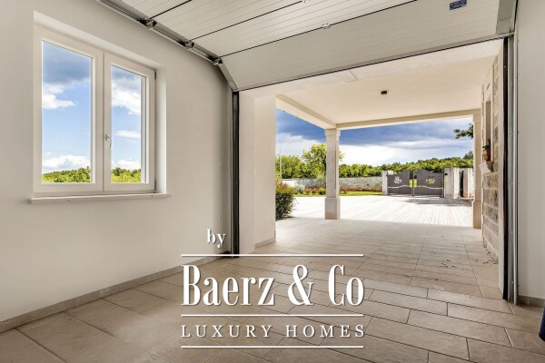 photo 27 Luxury Villa with a large pool and complete privacy – near Poreč