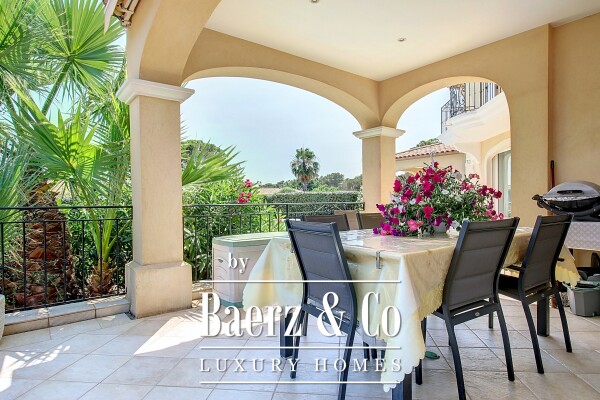 photo 7 Elegant Villa in a Prestigious Residential Area