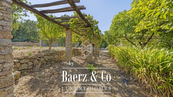 photo 4 Saint-Tropez - Property to renovate