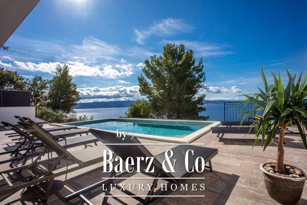 photo 13 Dugi Rat, Jesenice, modern villa with panoramic sea views, NFA 275 m²