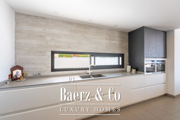 photo 16 Contemporary Villa in El Madroñal Costa Adeje