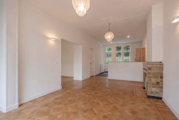 photo 20 Van Dorpstraat 4