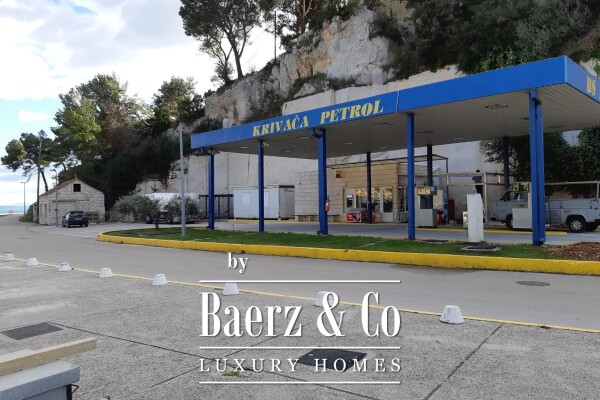 photo 12 Brač, Selca, house with four apartments first row to the sea