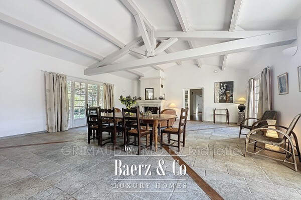 photo 6 Grimaud, France