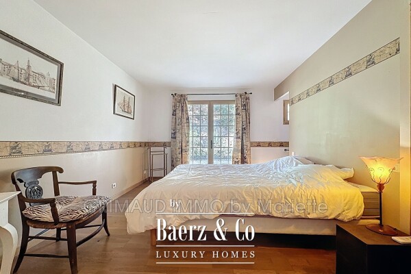 photo 8 Grimaud, France