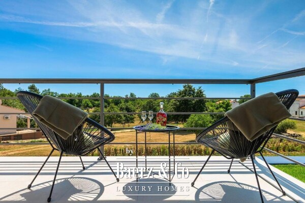 photo 10 Istria, Svetvinčenat, modern luxury villa with a heated swimming pool