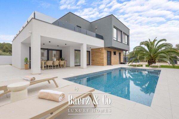 photo 1 Pula, Veli Vrh - modern detached villa with heated pool, gym, tavern, garage