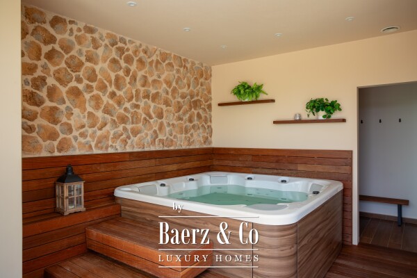 photo 18 Exceptional 18th century masia with tourist licence.