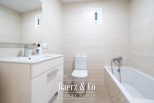 photo 10 Spacious and bright renovated apartment in Avenidas, Palma