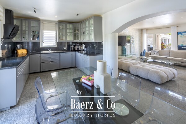 photo 17 Fréjus – Stunning 172 m² Villa for Sale 4 Bedrooms | Pool & Jacuzzi | Secure Private Estate