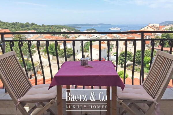 photo 11 Hvar, three-storey house with additional building land