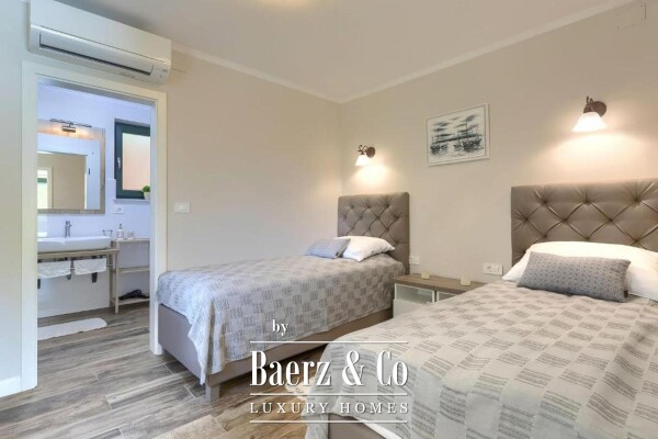 photo 11 Istria, Rovinj, a beautiful house on a large plot with a guest house and a swimming pool