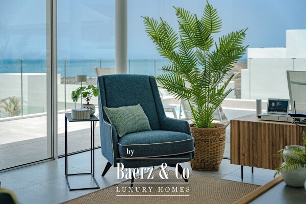 photo 8 Newly built beachfront villa in a residential area.