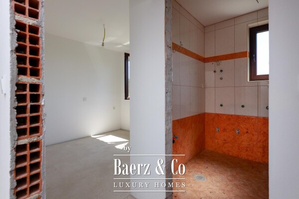 photo 7 House, Kras, beautiful house with 4 apartments and spacious garden