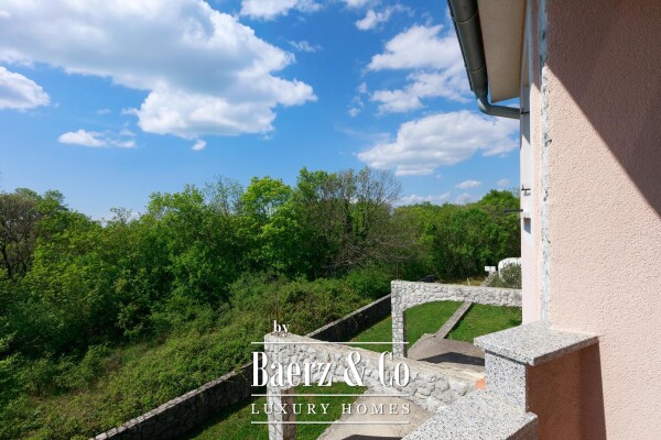photo 26 House, Kras, beautiful house with 4 apartments and spacious garden