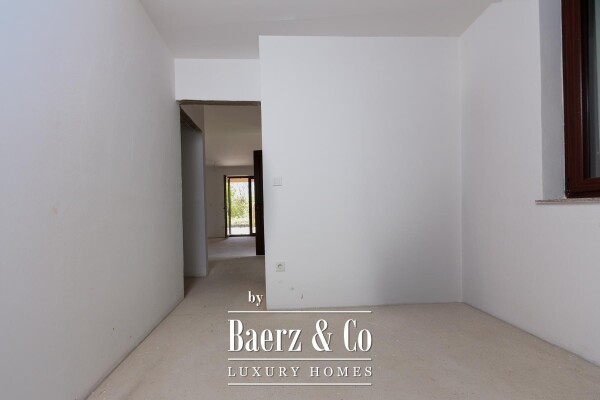 photo 33 House, Kras, beautiful house with 4 apartments and spacious garden