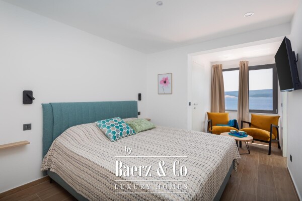 photo 11 Omiš, Stanići, exclusive villa first row to the sea