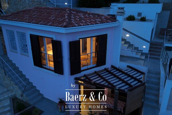 photo 25 Omiš, Stanići, exclusive villa first row to the sea