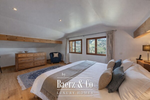 photo 8 Chalet - 4 bedrooms - overlooking the village