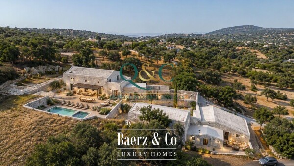 photo 1 Beautiful luxury home in Santa Bárbara de Nexe, Countryside