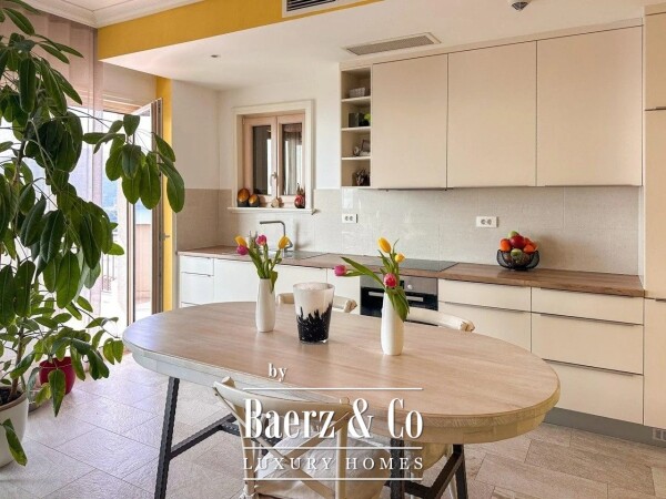 photo 7 Luxurious Apartment with a Sea View on the Coast of Montenegro