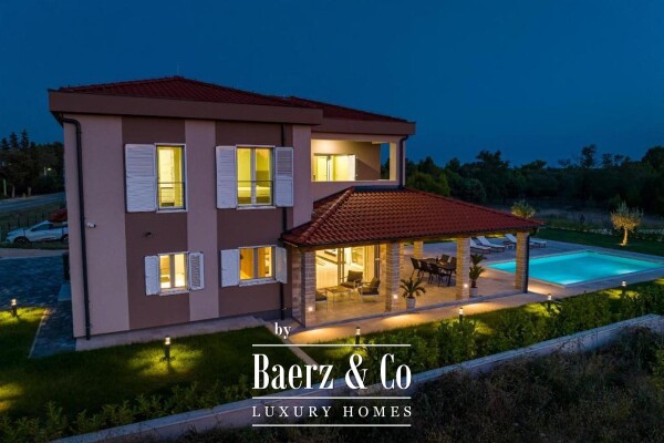 photo 2 Zadar, Ninski Stanovi - modern villa with 3 bedrooms and a heated pool