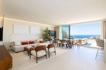 Bright Apartment with Private Terrace